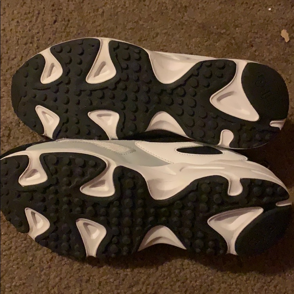 SHOES - Picture 4 of 4